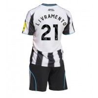 Stroje piłkarskie Newcastle United Tino Livramento #21 Koszulka Podstawowej dla dzieci 2025-26 Krótki Rękaw (+ szorty)